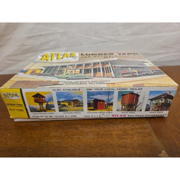 Atlas Lumber Yard And Office Building Kit #750-249 HO Scale - Picture 4 of 4